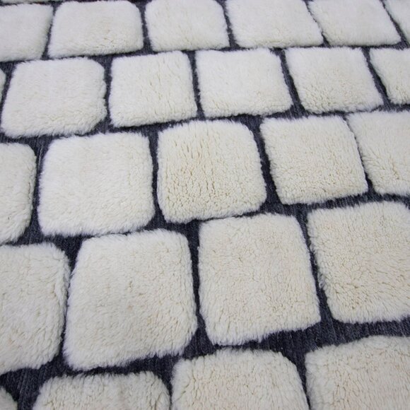 Handcrafted Moroccan Wool Rug - 10ftx8ft - Authentic & Unique - Picture 3 of 6